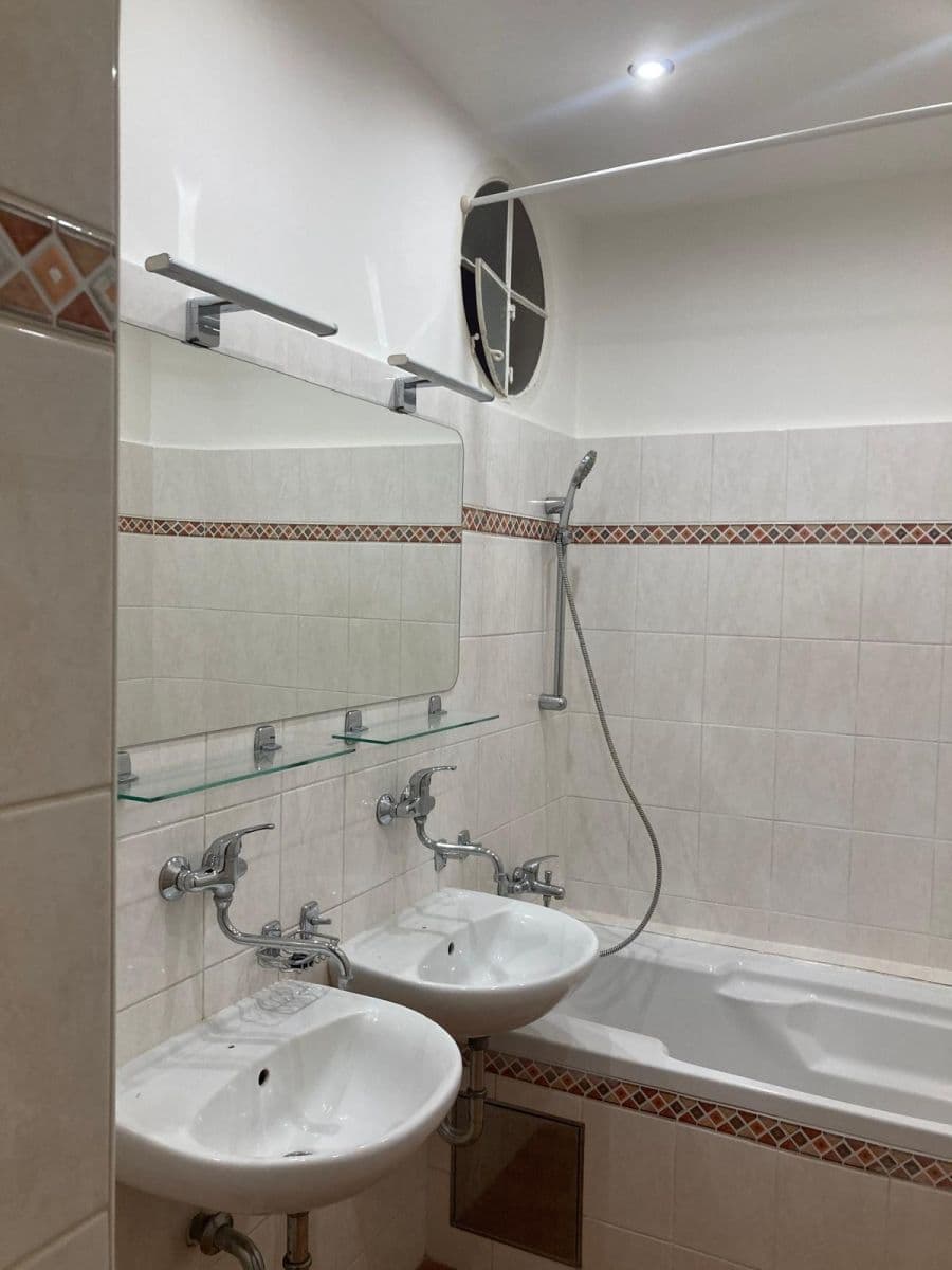 Pronájem bytu 3+1 107 m², Sázavská, Praha, Praha Pronájem bytu 3+1 107 m², Sázavská, Praha, Praha