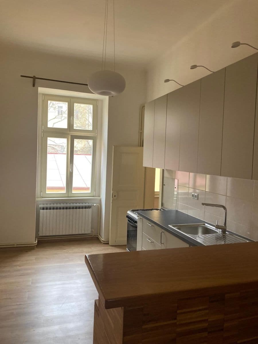 Pronájem bytu 3+1 107 m², Sázavská, Praha, Praha Pronájem bytu 3+1 107 m², Sázavská, Praha, Praha