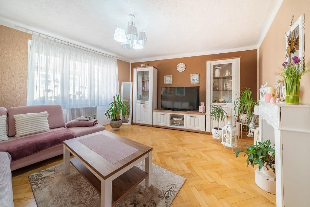 Pronájem bytu 2+1 61 m², Na Hradčanech, Cheb, Karlovarský kraj Pronájem bytu 2+1 61 m², Na Hradčanech, Cheb, Karlovarský kraj