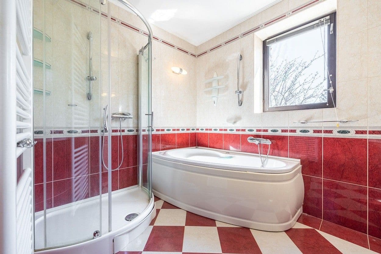 Prodej domu 330 m², pozemek 968 m², Lovčická, Praha, Praha Prodej domu 330 m², pozemek 968 m², Lovčická, Praha, Praha