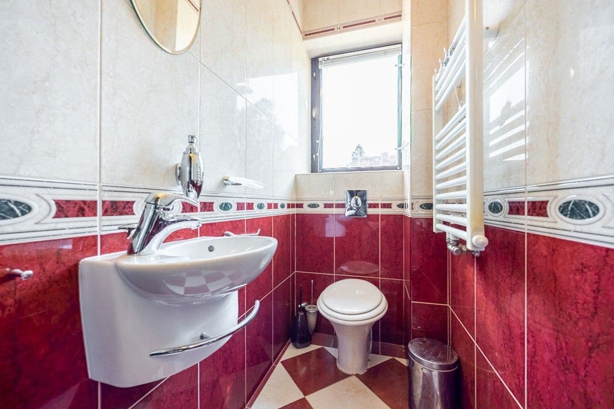 Prodej domu 330 m², pozemek 968 m², Lovčická, Praha, Praha Prodej domu 330 m², pozemek 968 m², Lovčická, Praha, Praha