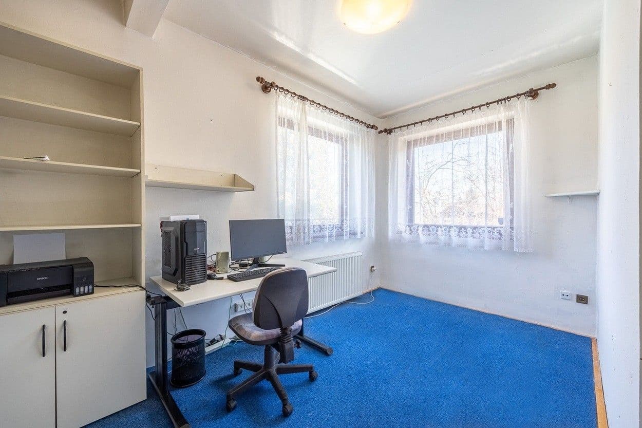 Prodej domu 330 m², pozemek 968 m², Lovčická, Praha, Praha Prodej domu 330 m², pozemek 968 m², Lovčická, Praha, Praha