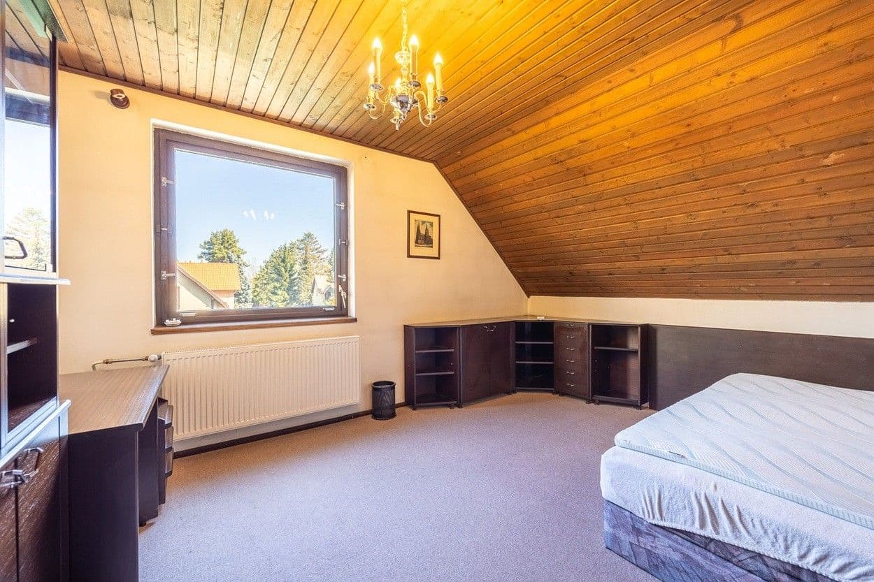 Prodej domu 330 m², pozemek 968 m², Lovčická, Praha, Praha Prodej domu 330 m², pozemek 968 m², Lovčická, Praha, Praha