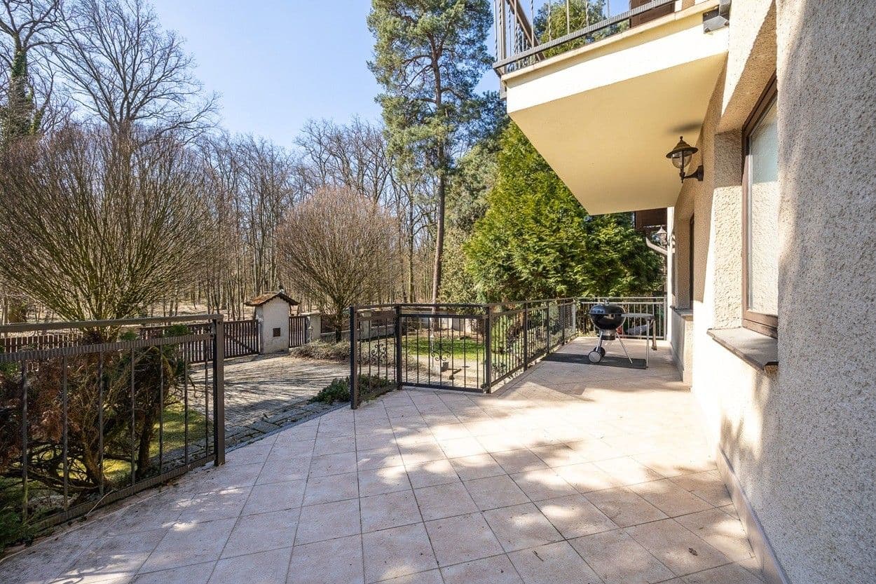 Prodej domu 330 m², pozemek 968 m², Lovčická, Praha, Praha Prodej domu 330 m², pozemek 968 m², Lovčická, Praha, Praha