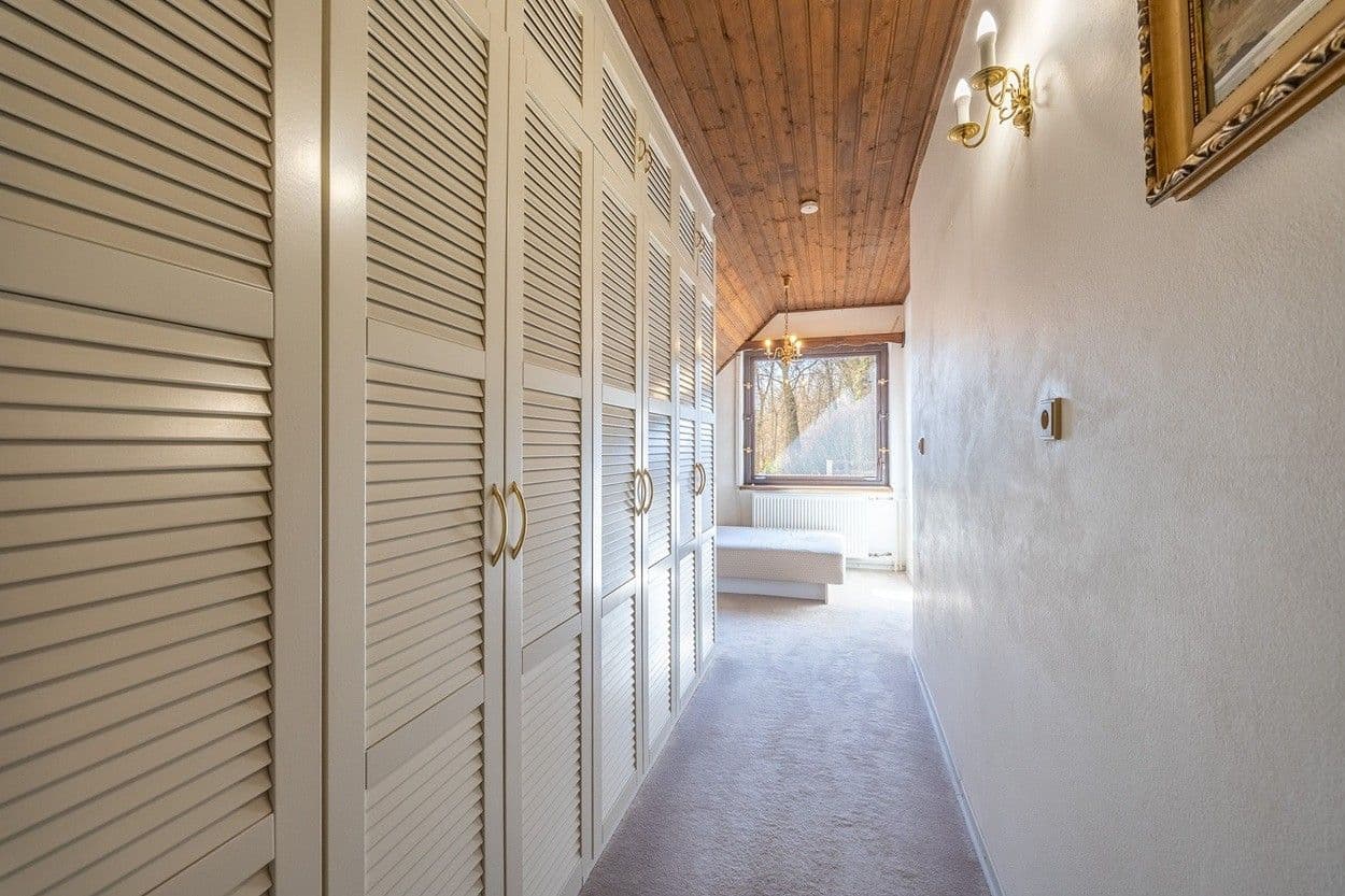 Prodej domu 330 m², pozemek 968 m², Lovčická, Praha, Praha Prodej domu 330 m², pozemek 968 m², Lovčická, Praha, Praha