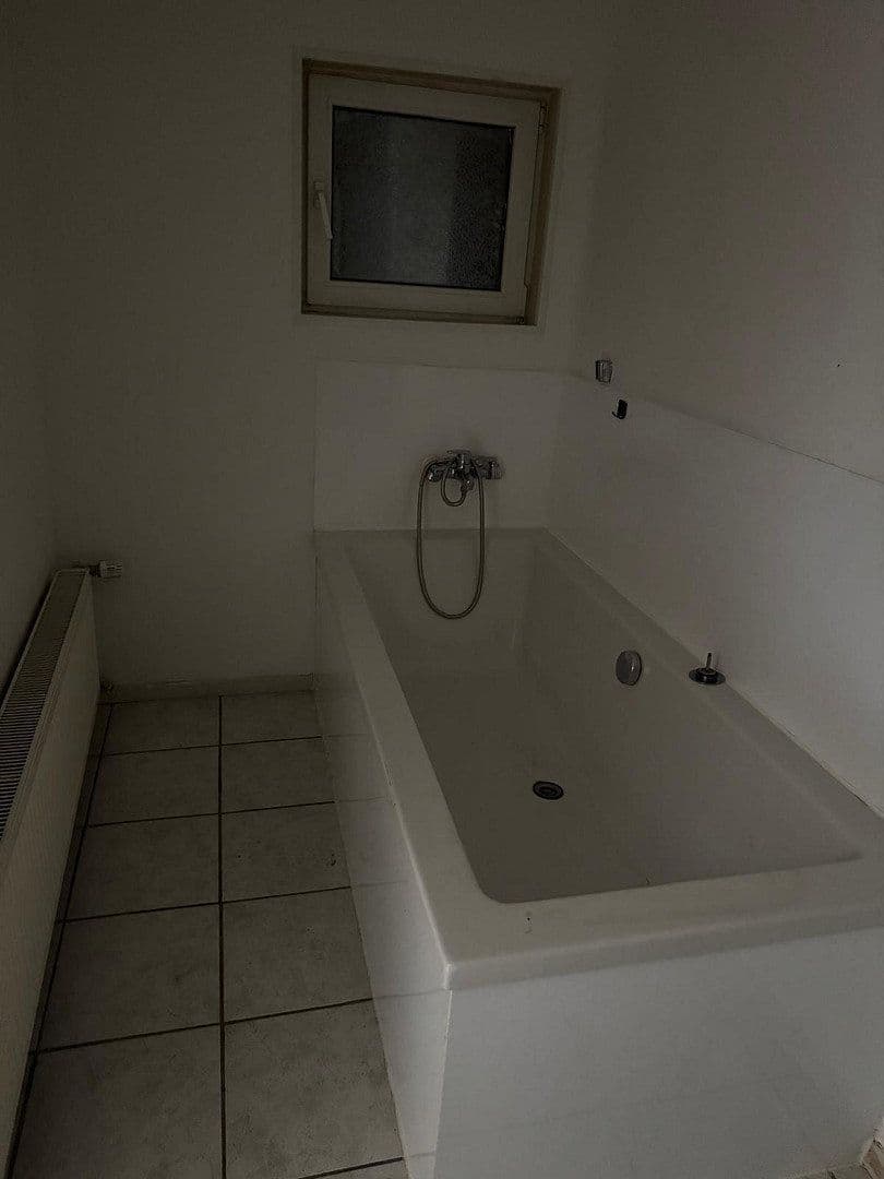 Pronájem bytu 3+1 111 m², Am Breiten 2, Delligsen, Dolní Sasko Pronájem bytu 3+1 111 m², Am Breiten 2, Delligsen, Dolní Sasko