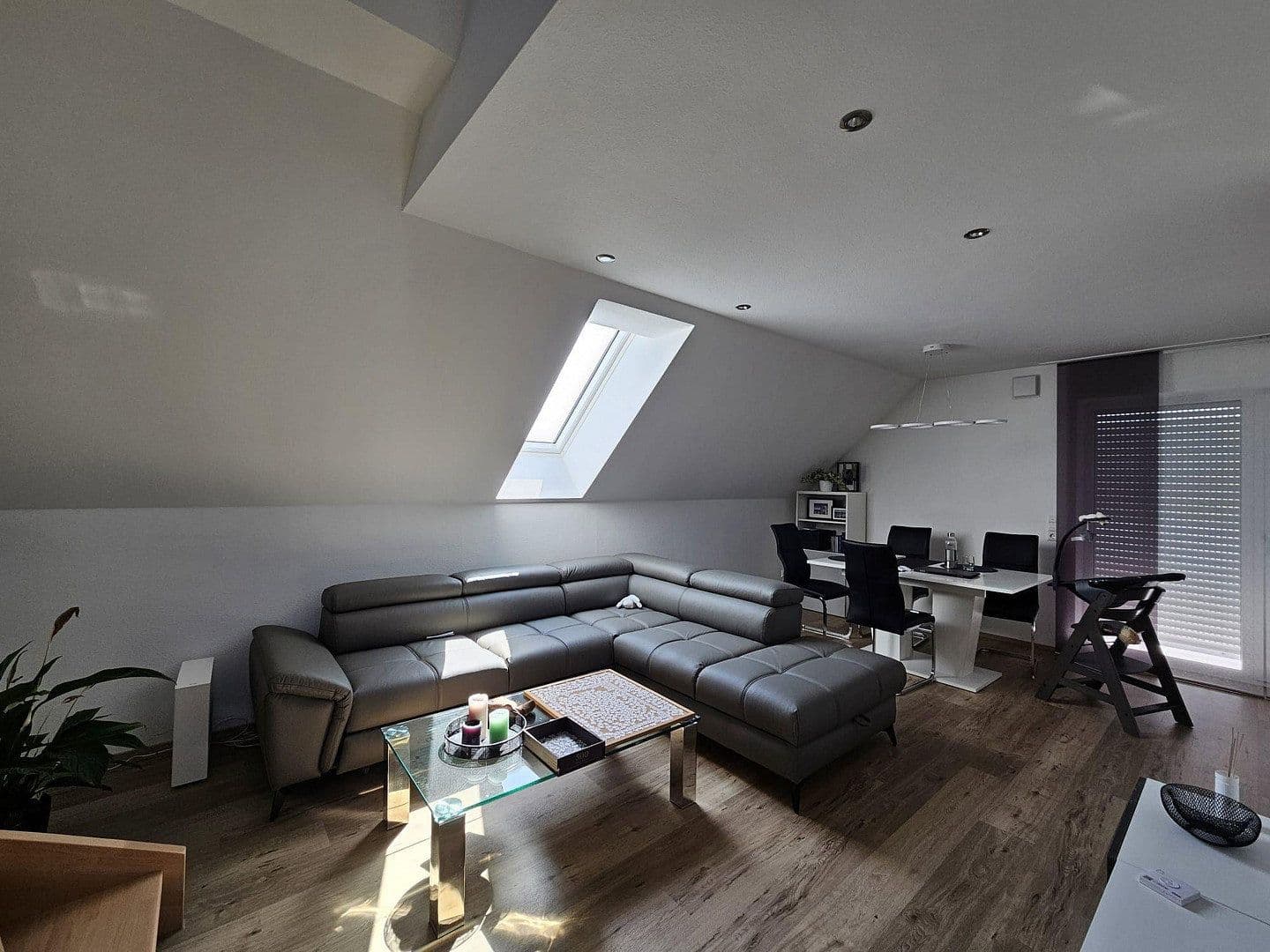 Pronájem bytu 5+1 106 m², Allmendingen, Bádensko-Württembersko Pronájem bytu 5+1 106 m², Allmendingen, Bádensko-Württembersko