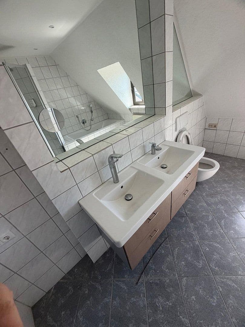 Pronájem bytu 3+1 128 m², Schmidtstraße 12, Rüdesheim am Rhein, Hessen Pronájem bytu 3+1 128 m², Schmidtstraße 12, Rüdesheim am Rhein, Hessen