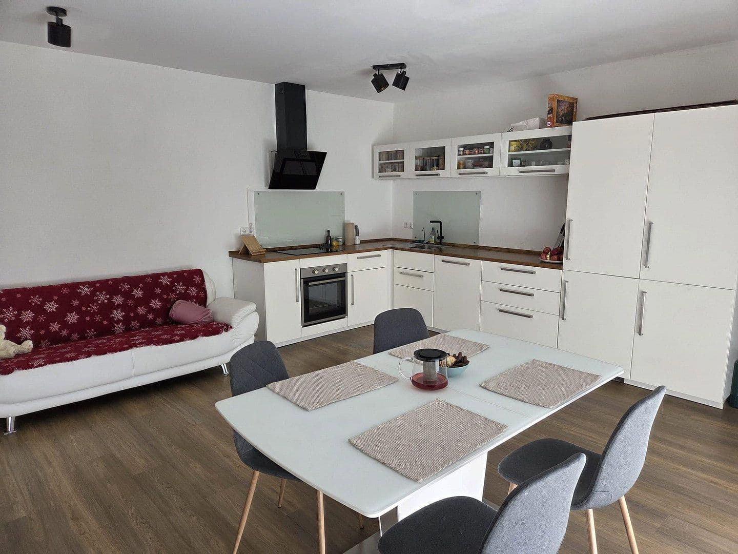 Pronájem bytu 3+1 83 m², Ulrichstr. 10, Abensberg, Bavorsko Pronájem bytu 3+1 83 m², Ulrichstr. 10, Abensberg, Bavorsko