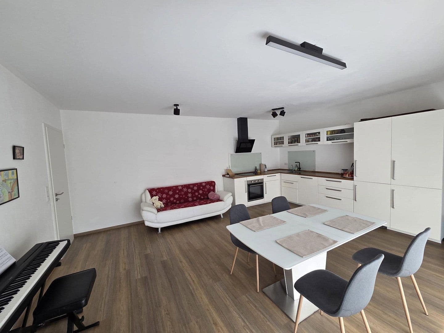 Pronájem bytu 3+1 83 m², Ulrichstr. 10, Abensberg, Bavorsko Pronájem bytu 3+1 83 m², Ulrichstr. 10, Abensberg, Bavorsko