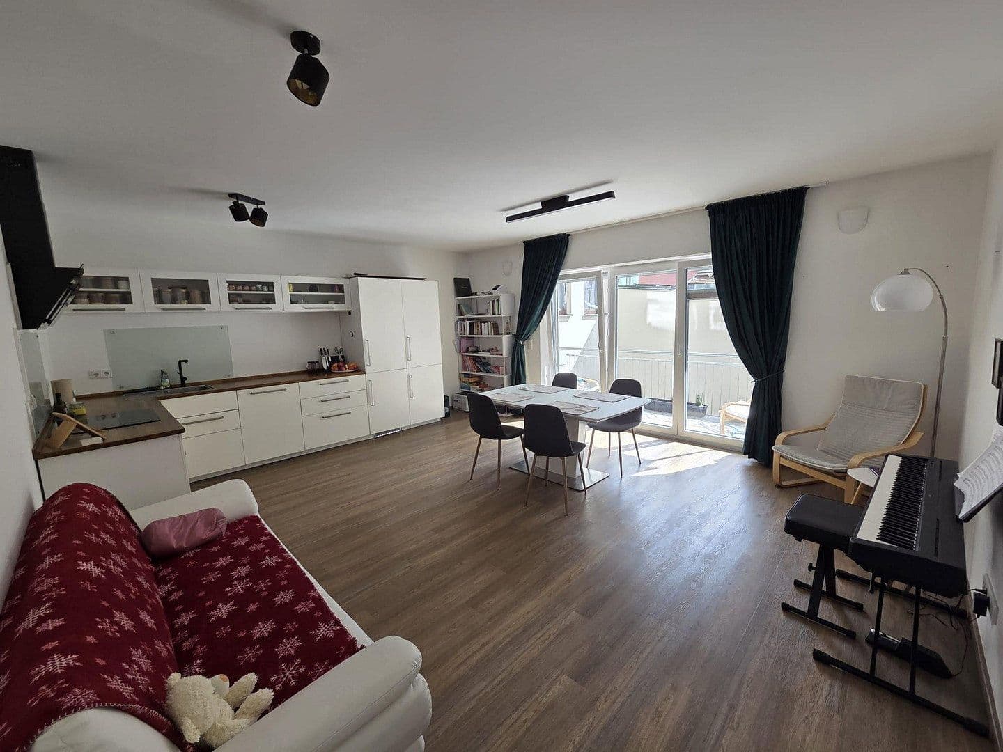 Pronájem bytu 3+1 83 m², Ulrichstr. 10, Abensberg, Bavorsko Pronájem bytu 3+1 83 m², Ulrichstr. 10, Abensberg, Bavorsko