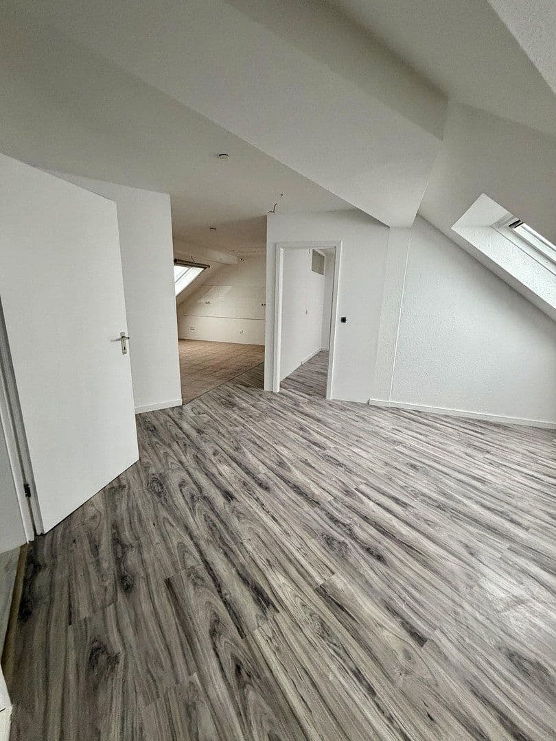 Pronájem bytu 5+1 85 m², Am Brögel 4, Wuppertal, Severní Porýní-Vestfálsko Pronájem bytu 5+1 85 m², Am Brögel 4, Wuppertal, Severní Porýní-Vestfálsko