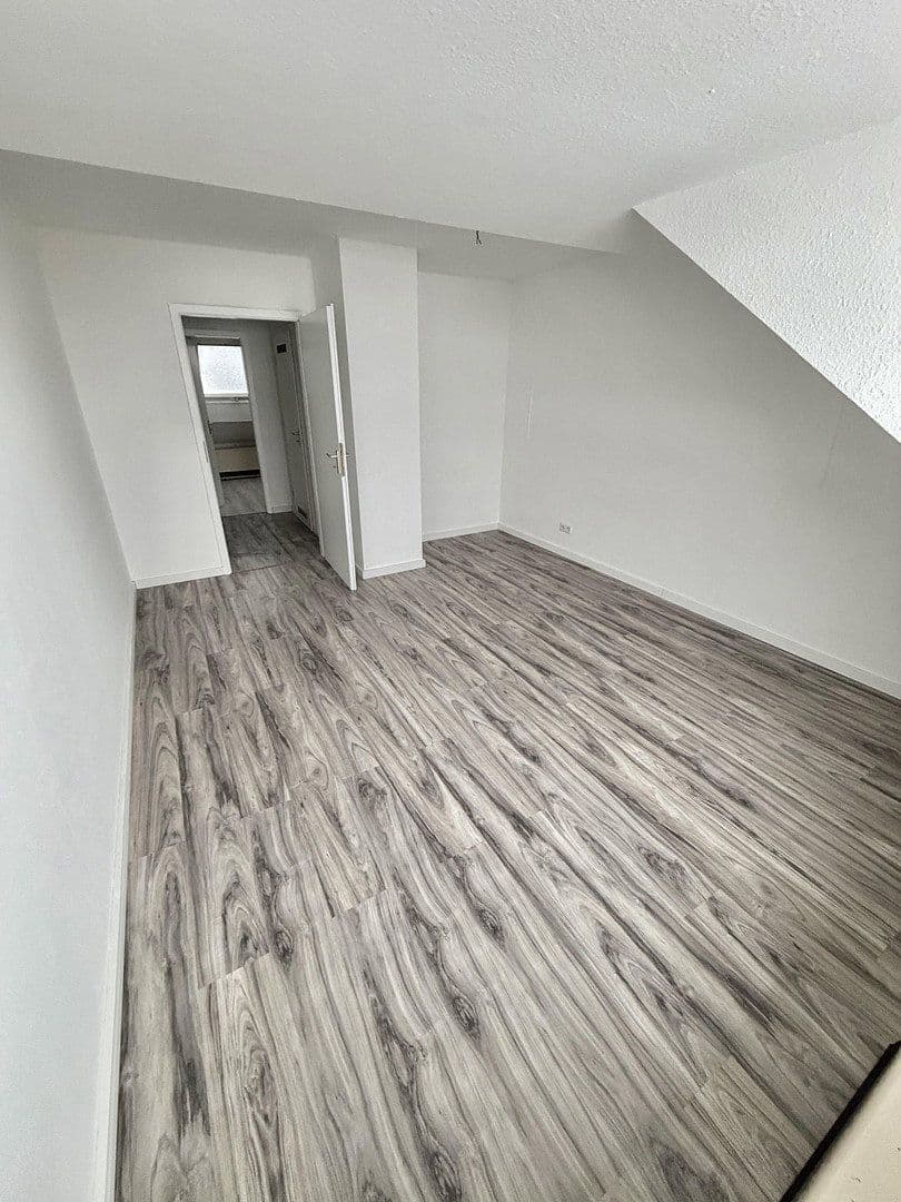 Pronájem bytu 5+1 85 m², Am Brögel 4, Wuppertal, Severní Porýní-Vestfálsko Pronájem bytu 5+1 85 m², Am Brögel 4, Wuppertal, Severní Porýní-Vestfálsko
