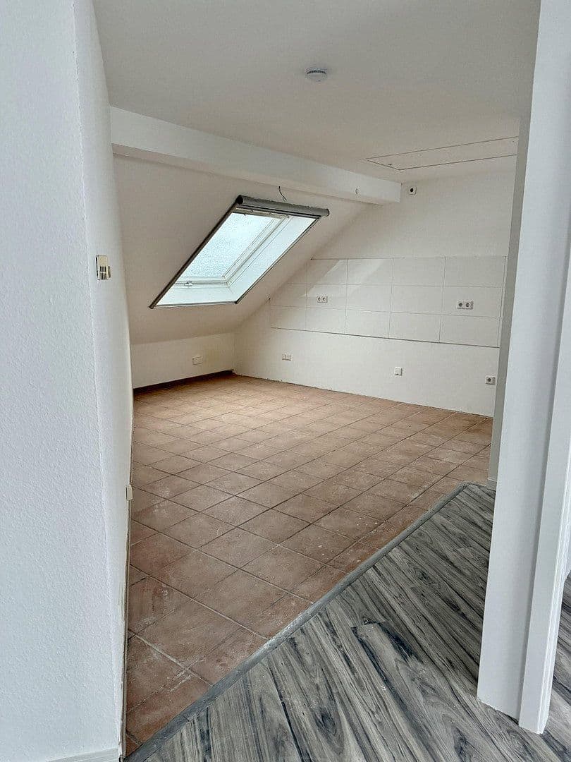 Pronájem bytu 5+1 85 m², Am Brögel 4, Wuppertal, Severní Porýní-Vestfálsko Pronájem bytu 5+1 85 m², Am Brögel 4, Wuppertal, Severní Porýní-Vestfálsko