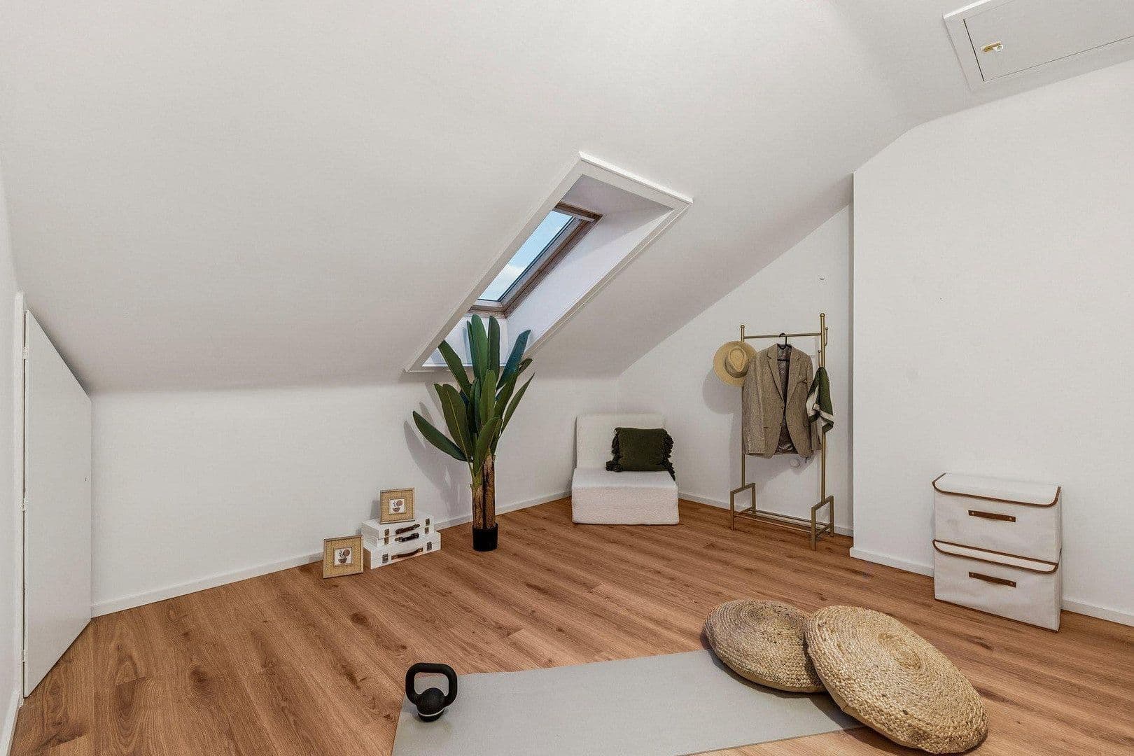 Prodej domu 136 m², pozemek 260 m², Im Brünfeld 3E, Seelze, Dolní Sasko Prodej domu 136 m², pozemek 260 m², Im Brünfeld 3E, Seelze, Dolní Sasko