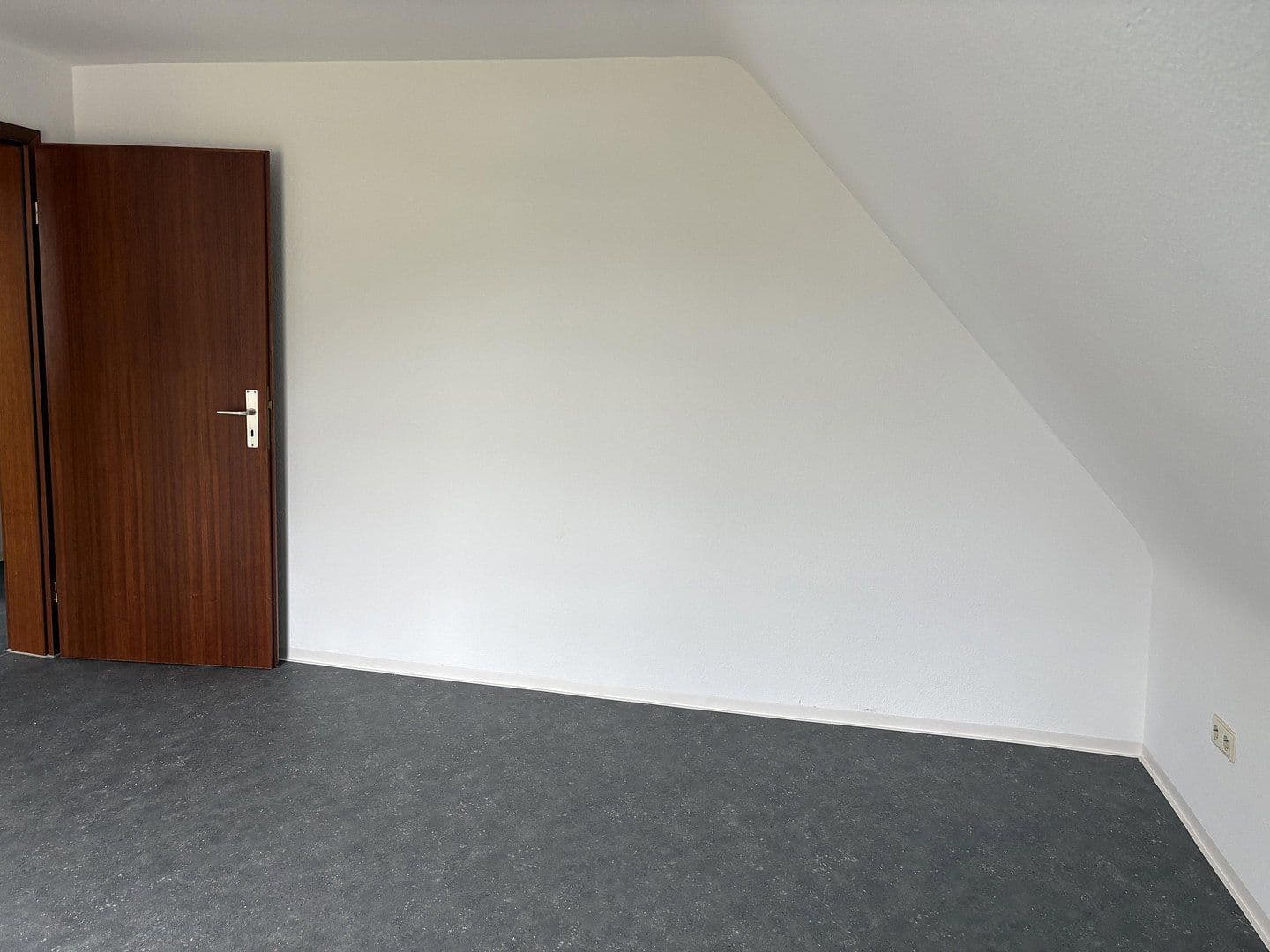 Pronájem bytu 2+kk 48 m², Alte Höfener Straße 46, Bad Wildbad, Bádensko-Württembersko Pronájem bytu 2+kk 48 m², Alte Höfener Straße 46, Bad Wildbad, Bádensko-Württembersko
