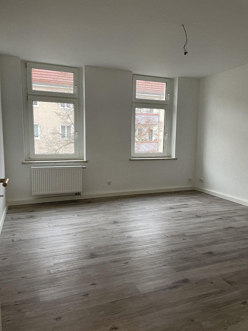 Pronájem bytu 2+1 58 m², Grimmaische Straße 40, Döbeln, Sasko Pronájem bytu 2+1 58 m², Grimmaische Straße 40, Döbeln, Sasko