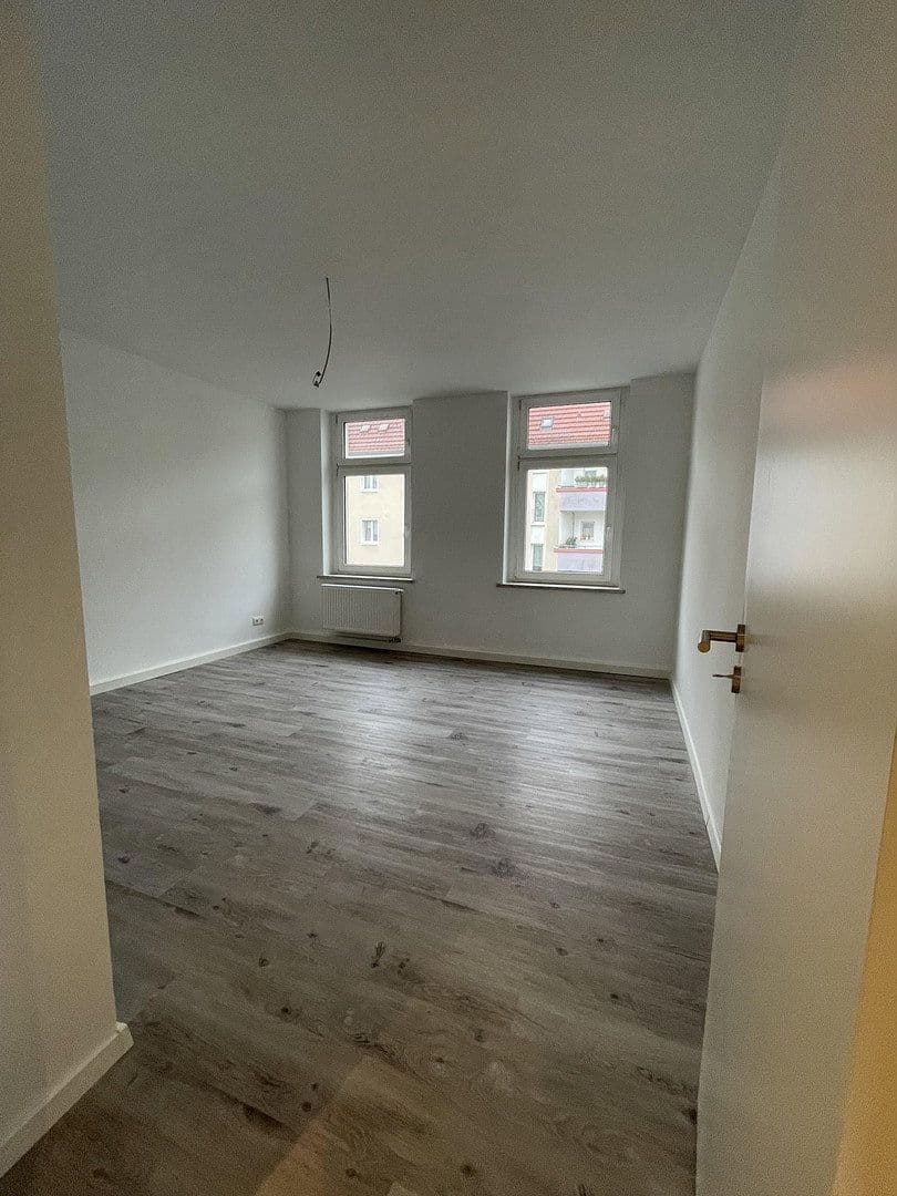 Pronájem bytu 2+1 58 m², Grimmaische Straße 40, Döbeln, Sasko Pronájem bytu 2+1 58 m², Grimmaische Straße 40, Döbeln, Sasko