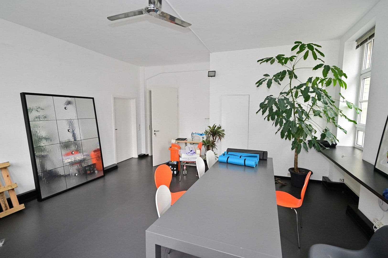 Pronájem kanceláře 282 m², Stuttgart, Bádensko-Württembersko Pronájem kanceláře 282 m², Stuttgart, Bádensko-Württembersko