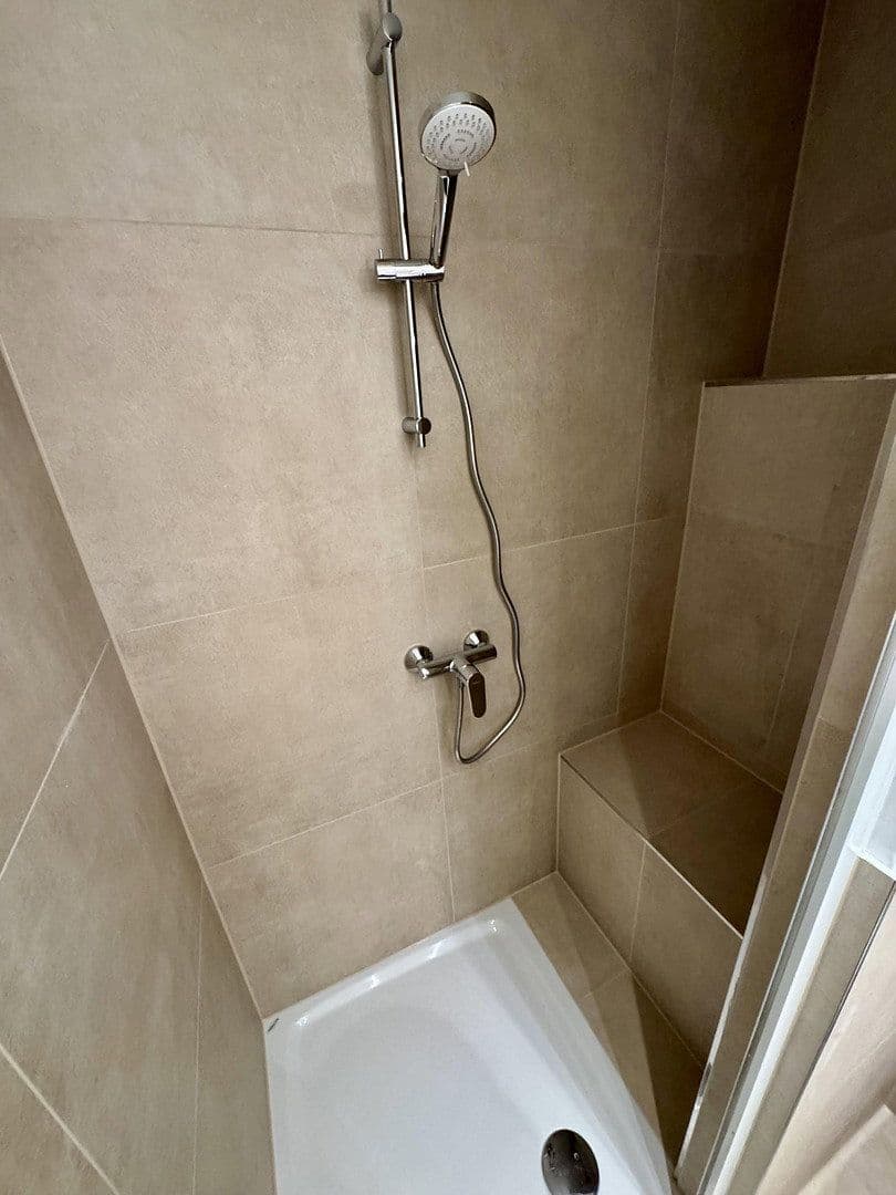 Prodej bytu 3+1 77 m², Köln, Severní Porýní-Vestfálsko Prodej bytu 3+1 77 m², Köln, Severní Porýní-Vestfálsko