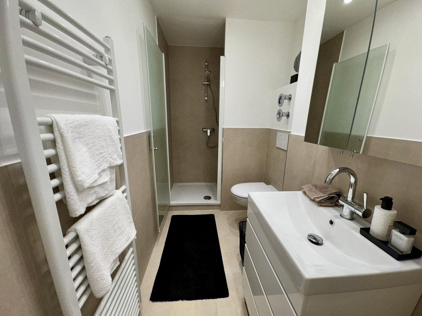 Prodej bytu 3+1 77 m², Köln, Severní Porýní-Vestfálsko Prodej bytu 3+1 77 m², Köln, Severní Porýní-Vestfálsko