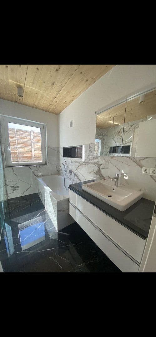 Pronájem bytu 3+1 95 m², Backnang, Bádensko-Württembersko Pronájem bytu 3+1 95 m², Backnang, Bádensko-Württembersko