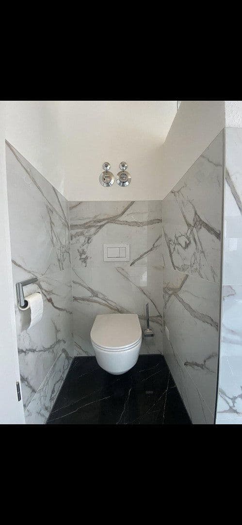 Pronájem bytu 3+1 95 m², Backnang, Bádensko-Württembersko Pronájem bytu 3+1 95 m², Backnang, Bádensko-Württembersko