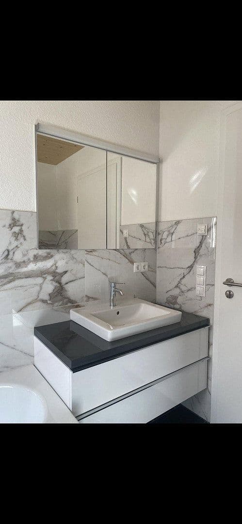 Pronájem bytu 3+1 95 m², Backnang, Bádensko-Württembersko Pronájem bytu 3+1 95 m², Backnang, Bádensko-Württembersko