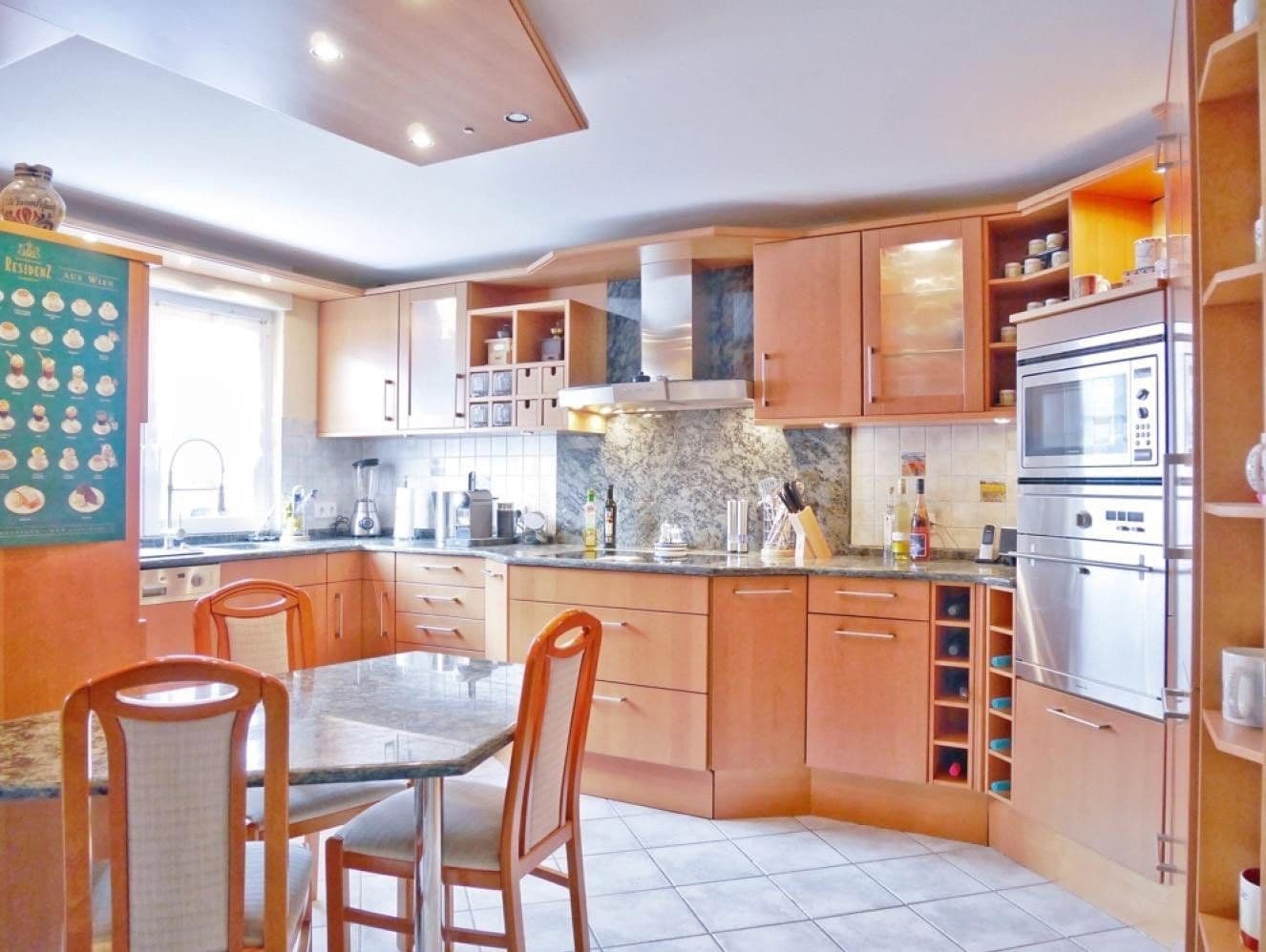 Prodej domu 207 m², pozemek 328 m², Bad Vilbel, Hessen Prodej domu 207 m², pozemek 328 m², Bad Vilbel, Hessen