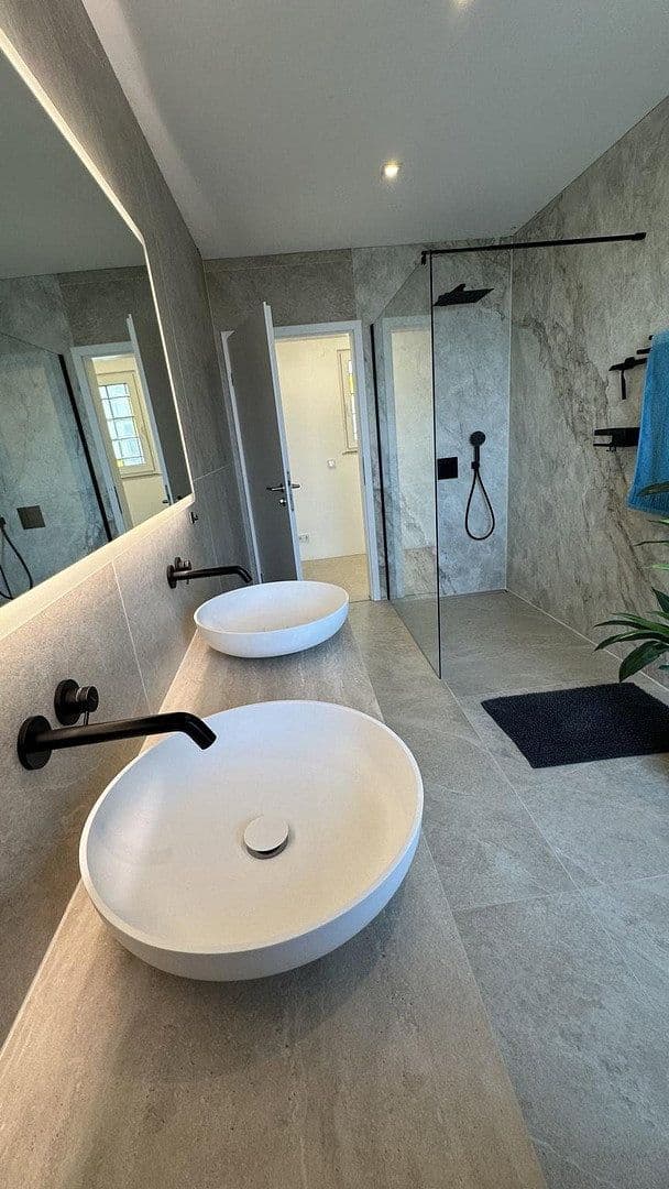 Prodej domu 437 m², pozemek 1.724 m², Hemer, Severní Porýní-Vestfálsko Prodej domu 437 m², pozemek 1.724 m², Hemer, Severní Porýní-Vestfálsko