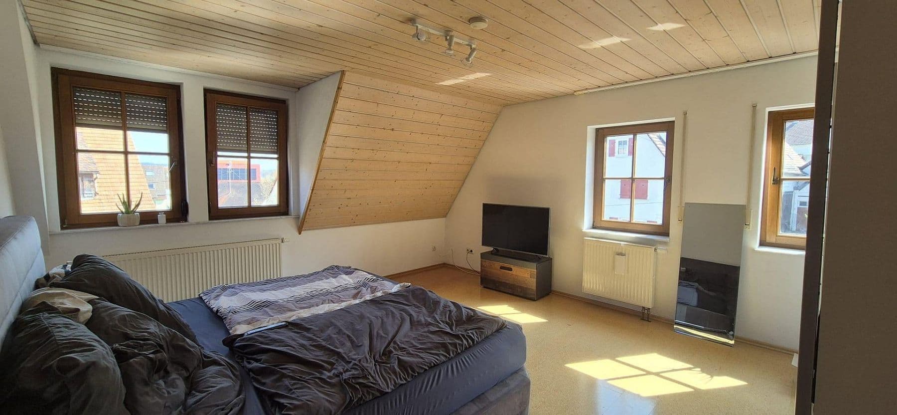 Pronájem domu 160 m², pozemek 326 m², Rottenburg am Neckar, Bádensko-Württembersko Pronájem domu 160 m², pozemek 326 m², Rottenburg am Neckar, Bádensko-Württembersko