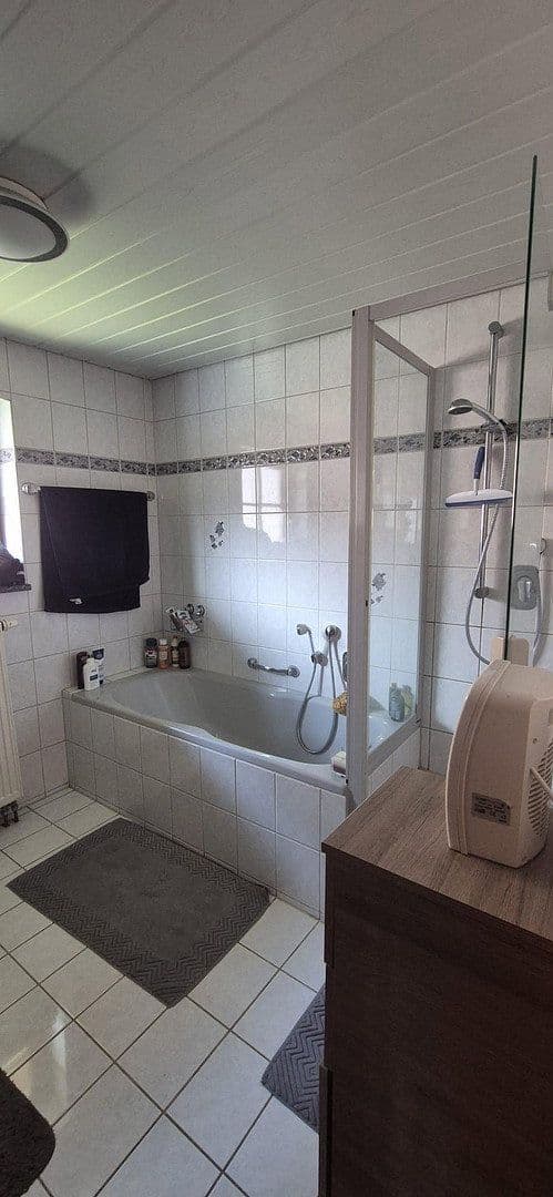 Pronájem domu 160 m², pozemek 326 m², Rottenburg am Neckar, Bádensko-Württembersko Pronájem domu 160 m², pozemek 326 m², Rottenburg am Neckar, Bádensko-Württembersko