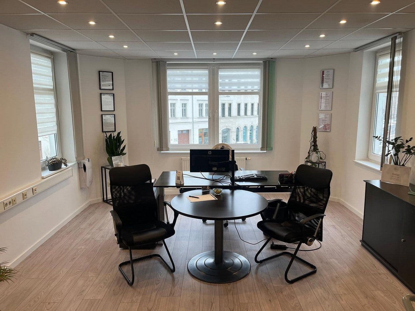 Pronájem kanceláře 277 m², Karl-Liebknecht-Straße 1a, Leipzig, Sasko Pronájem kanceláře 277 m², Karl-Liebknecht-Straße 1a, Leipzig, Sasko