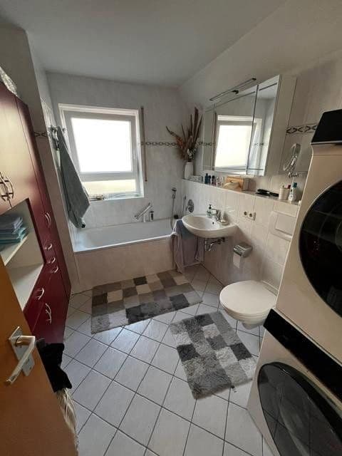 Pronájem bytu 4+kk 121 m², Marktplatz 12, Schwaikheim, Bádensko-Württembersko Pronájem bytu 4+kk 121 m², Marktplatz 12, Schwaikheim, Bádensko-Württembersko