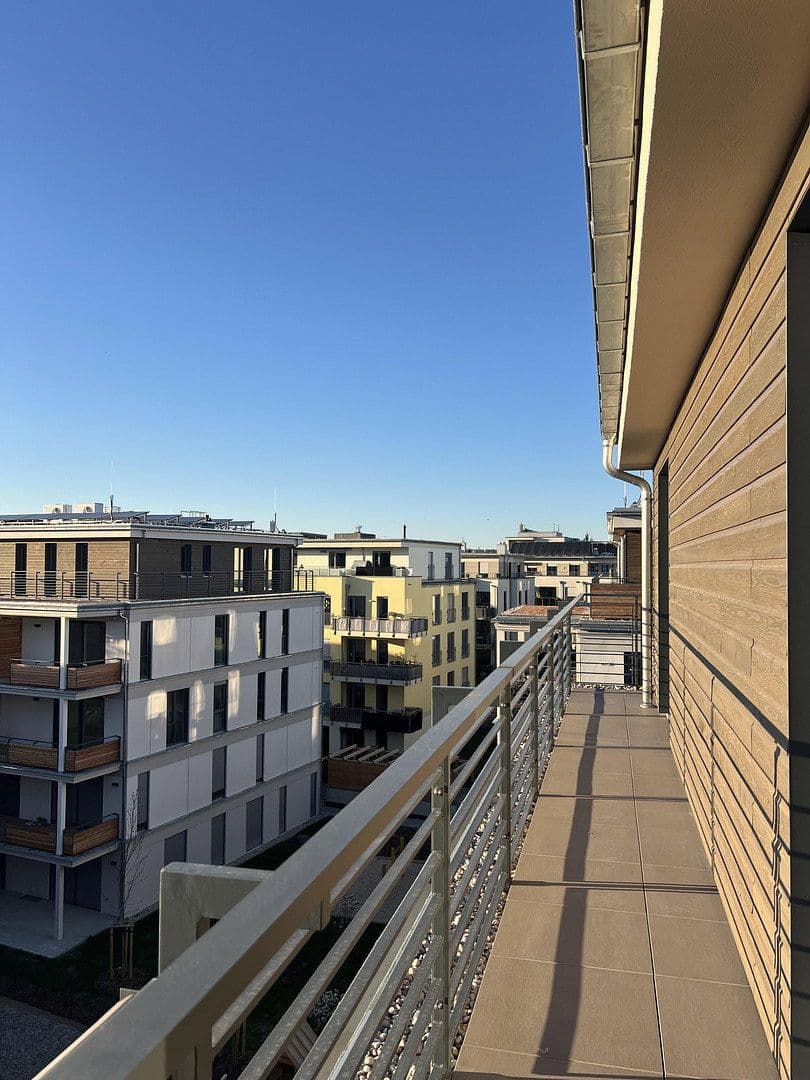 Pronájem bytu 2+1 80 m², Erna Berger Straße 10, Dresden, Sasko Pronájem bytu 2+1 80 m², Erna Berger Straße 10, Dresden, Sasko