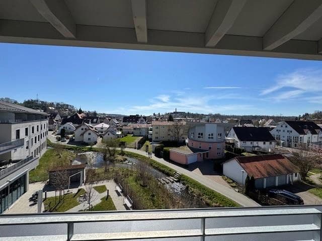 Pronájem bytu 2+1 84 m², Biberacher Str. 1, Ochsenhausen, Bádensko-Württembersko Pronájem bytu 2+1 84 m², Biberacher Str. 1, Ochsenhausen, Bádensko-Württembersko