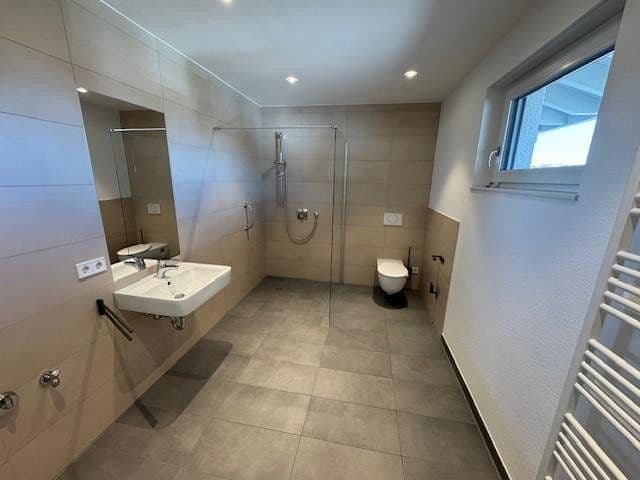 Pronájem bytu 2+1 84 m², Biberacher Str. 1, Ochsenhausen, Bádensko-Württembersko Pronájem bytu 2+1 84 m², Biberacher Str. 1, Ochsenhausen, Bádensko-Württembersko