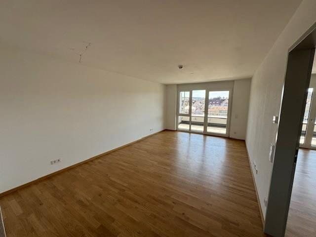Pronájem bytu 2+1 84 m², Biberacher Str. 1, Ochsenhausen, Bádensko-Württembersko Pronájem bytu 2+1 84 m², Biberacher Str. 1, Ochsenhausen, Bádensko-Württembersko