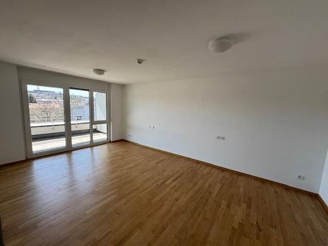 Pronájem bytu 2+1 84 m², Biberacher Str. 1, Ochsenhausen, Bádensko-Württembersko Pronájem bytu 2+1 84 m², Biberacher Str. 1, Ochsenhausen, Bádensko-Württembersko