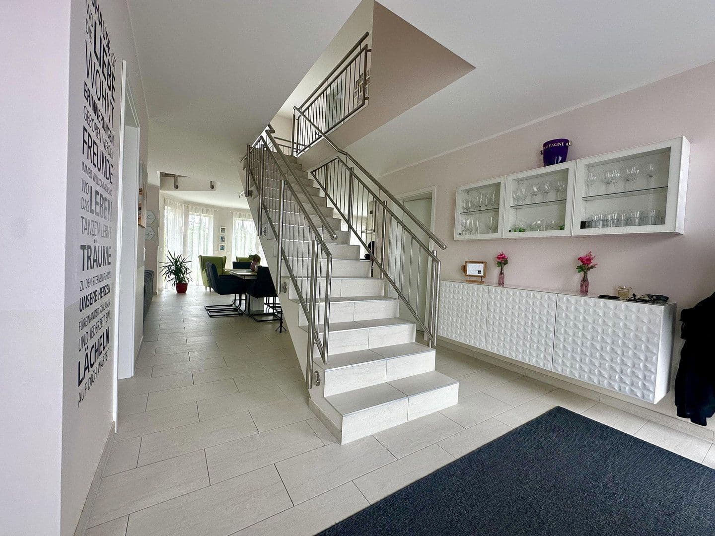 Prodej domu 239 m², pozemek 1.400 m², Lubín, Braniborsko Prodej domu 239 m², pozemek 1.400 m², Lubín, Braniborsko