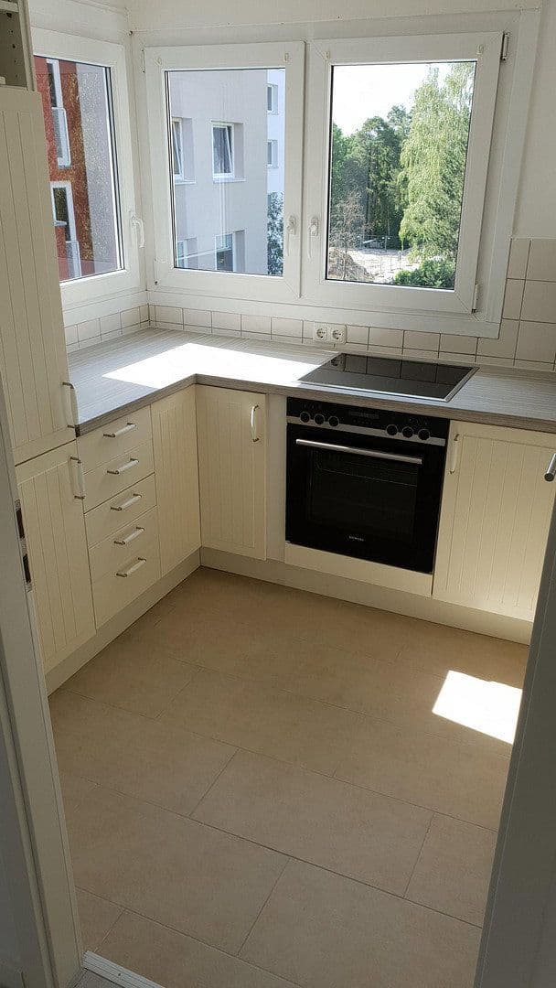 Pronájem bytu 3+kk 84 m², Robert-Koch-Str. 38, Ottobrunn, Bavorsko Pronájem bytu 3+kk 84 m², Robert-Koch-Str. 38, Ottobrunn, Bavorsko