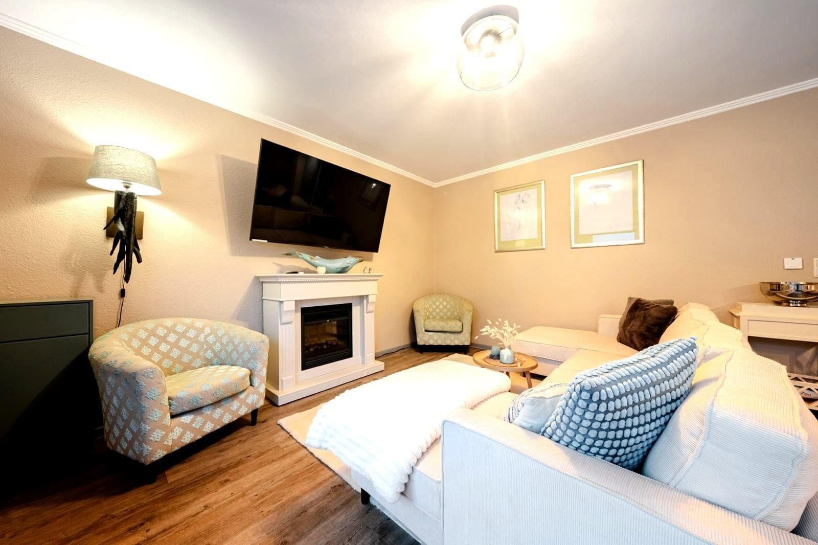 Pronájem bytu 5+1 120 m², Hauptstraße 50a, Hage, Dolní Sasko Pronájem bytu 5+1 120 m², Hauptstraße 50a, Hage, Dolní Sasko