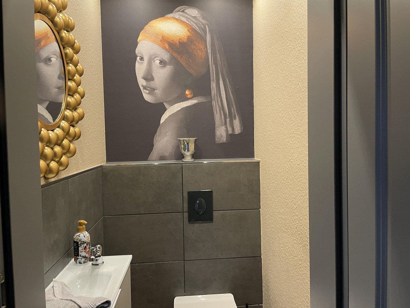 Pronájem bytu 5+1 120 m², Hauptstraße 50a, Hage, Dolní Sasko Pronájem bytu 5+1 120 m², Hauptstraße 50a, Hage, Dolní Sasko