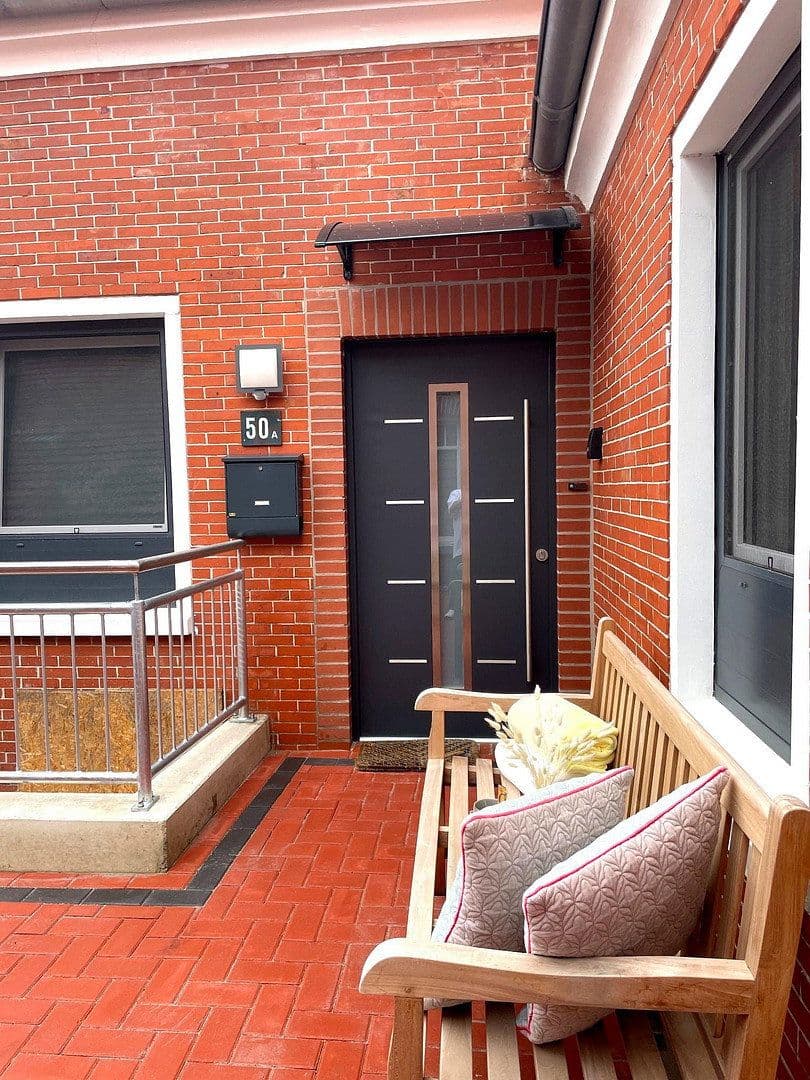 Pronájem bytu 5+1 120 m², Hauptstraße 50a, Hage, Dolní Sasko Pronájem bytu 5+1 120 m², Hauptstraße 50a, Hage, Dolní Sasko