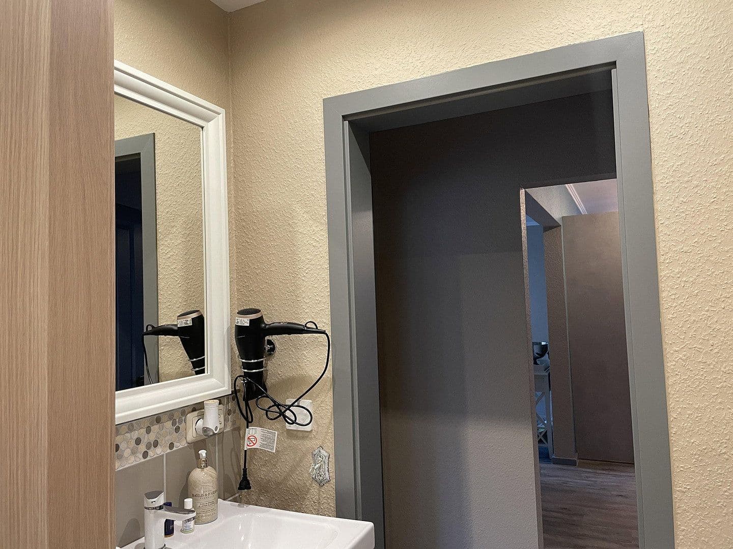 Pronájem bytu 5+1 120 m², Hauptstraße 50a, Hage, Dolní Sasko Pronájem bytu 5+1 120 m², Hauptstraße 50a, Hage, Dolní Sasko