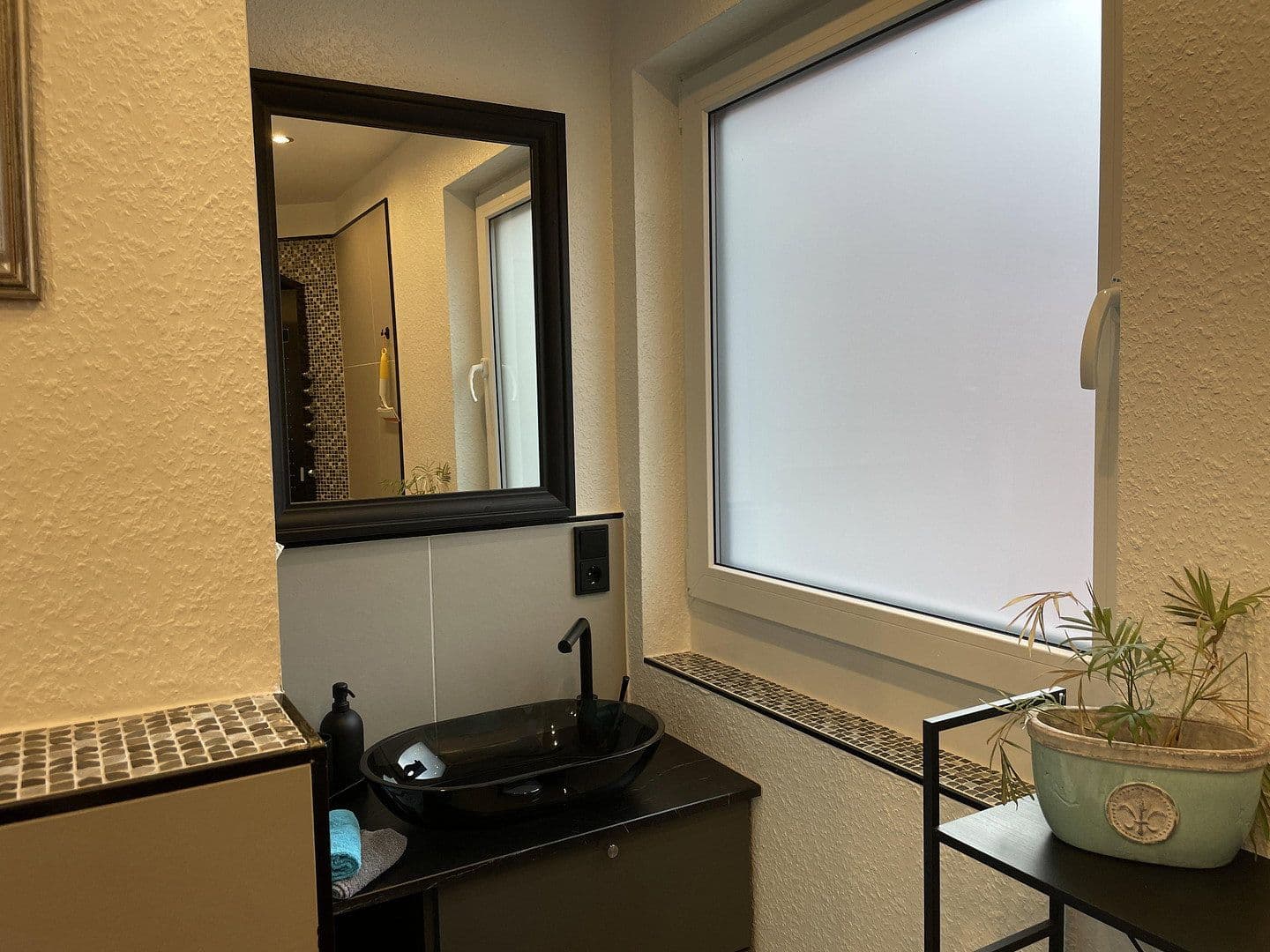 Pronájem bytu 5+1 120 m², Hauptstraße 50a, Hage, Dolní Sasko Pronájem bytu 5+1 120 m², Hauptstraße 50a, Hage, Dolní Sasko