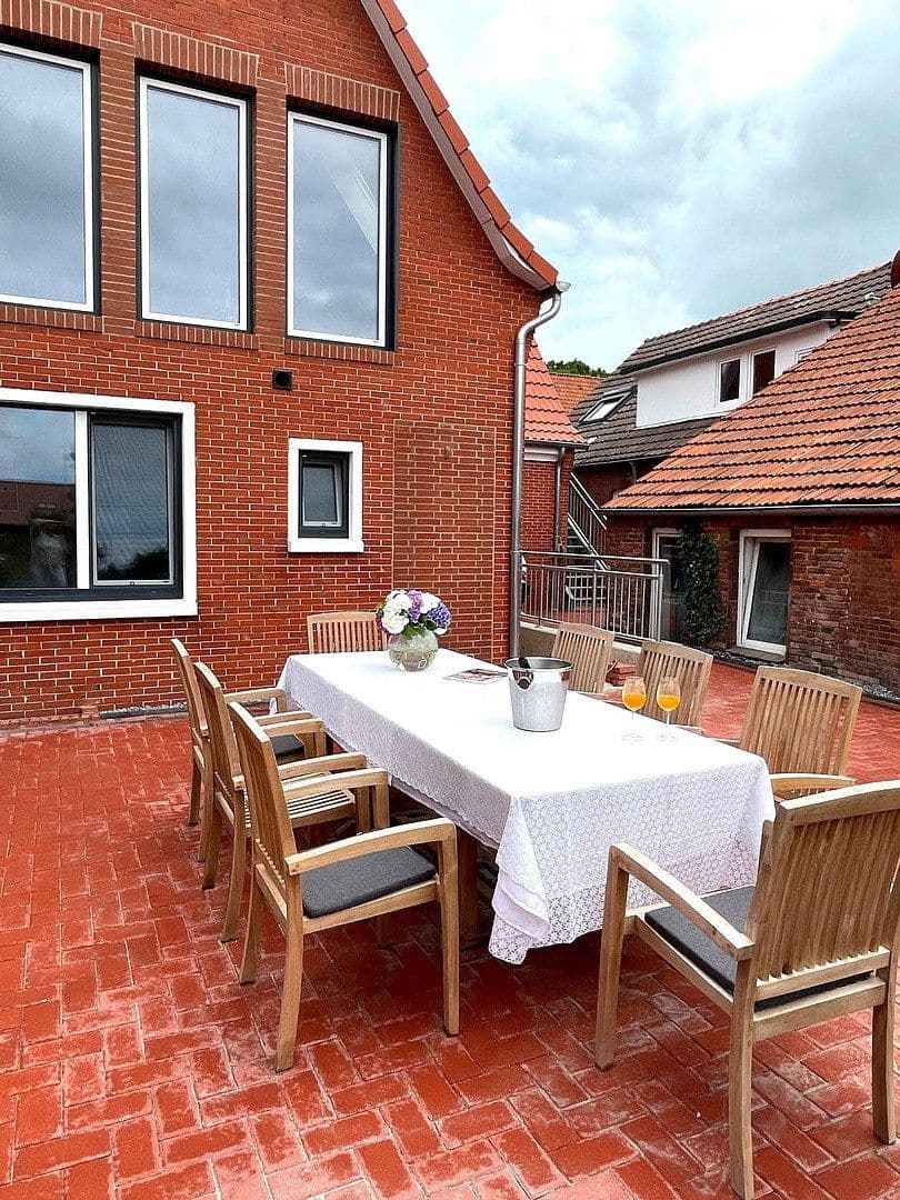 Pronájem bytu 5+1 120 m², Hauptstraße 50a, Hage, Dolní Sasko Pronájem bytu 5+1 120 m², Hauptstraße 50a, Hage, Dolní Sasko