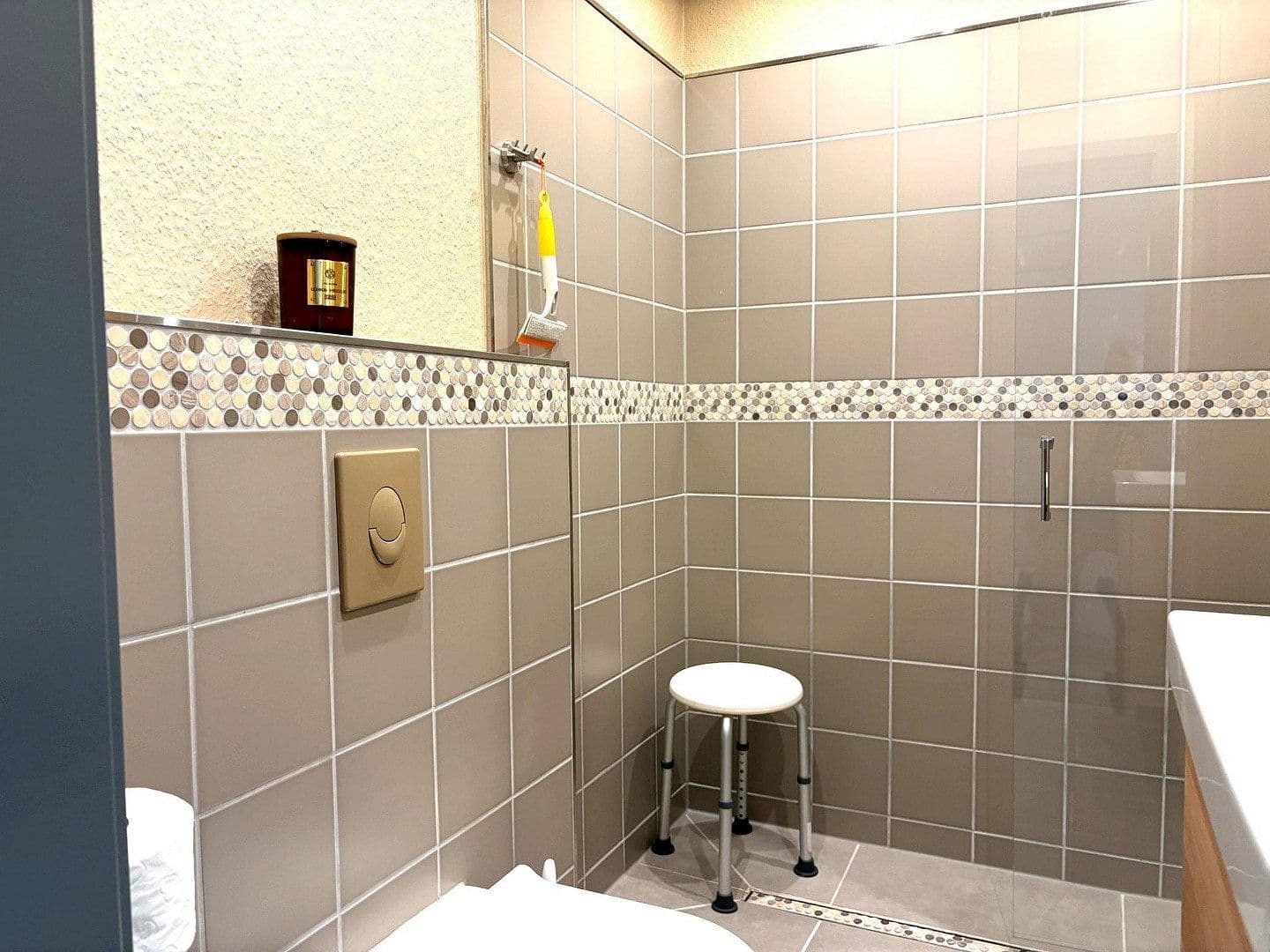 Pronájem bytu 5+1 120 m², Hauptstraße 50a, Hage, Dolní Sasko Pronájem bytu 5+1 120 m², Hauptstraße 50a, Hage, Dolní Sasko