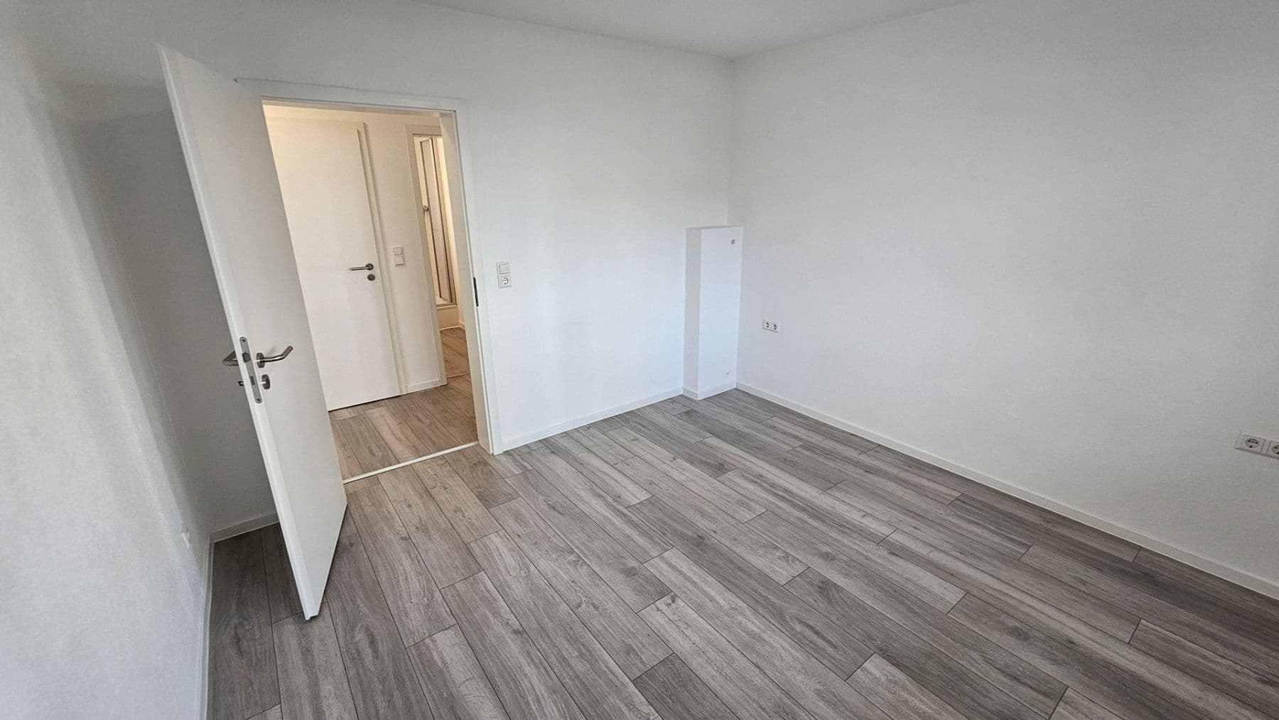 Pronájem bytu 3+1 60 m², Eutighofer Straße 22, Schwäbisch Gmünd, Bádensko-Württembersko Pronájem bytu 3+1 60 m², Eutighofer Straße 22, Schwäbisch Gmünd, Bádensko-Württembersko