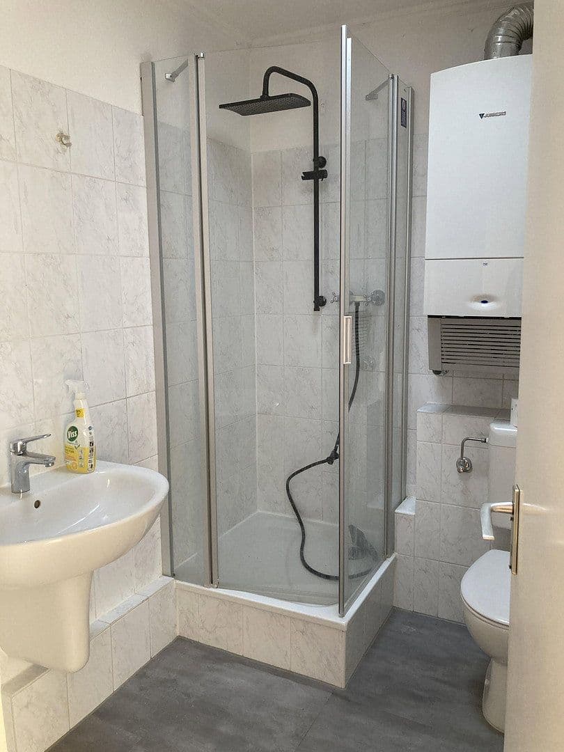 Pronájem bytu 4+1 114 m², Velbert, Severní Porýní-Vestfálsko Pronájem bytu 4+1 114 m², Velbert, Severní Porýní-Vestfálsko